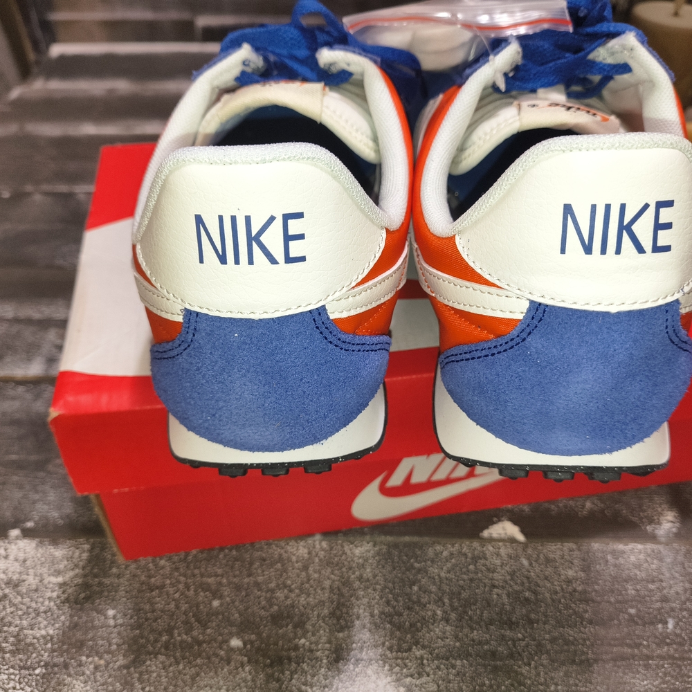 Nike Men’s Pre Montreal Blue and Orange Suede Runner, Team Orange - Picture 4 of 6